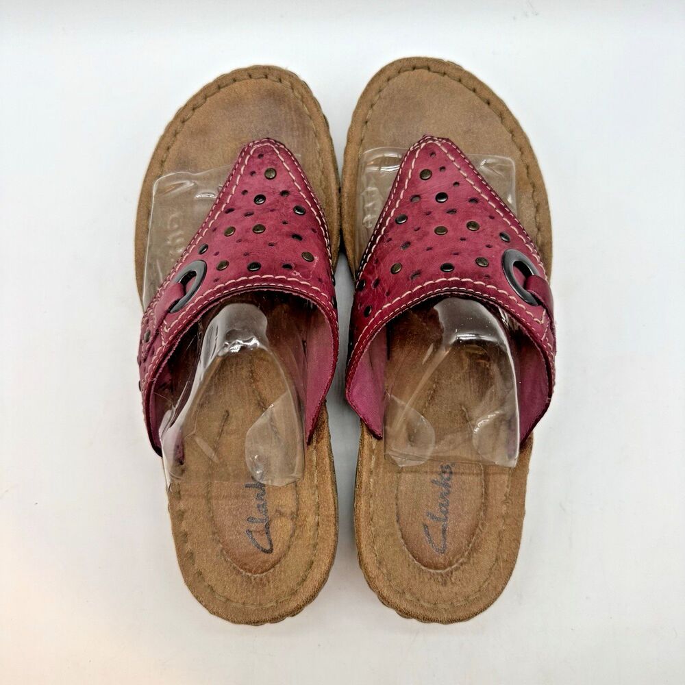 Clarks Red Perforated Leather Thong Sandals - Picture 10 of 11